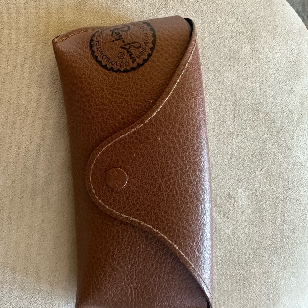Ray-Ban brown Leather glasses Case, chic, cool, stylish, sporty, polished